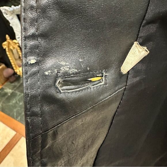 Berry’s on Main Columbia SC Boutique Vintage Leather Trench Coat - Picture 12 of 14